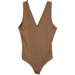 Womens Abercrombie & Fitch Soft AF Tan V-Neck Sleeveless Bodysuit Size Small NWT